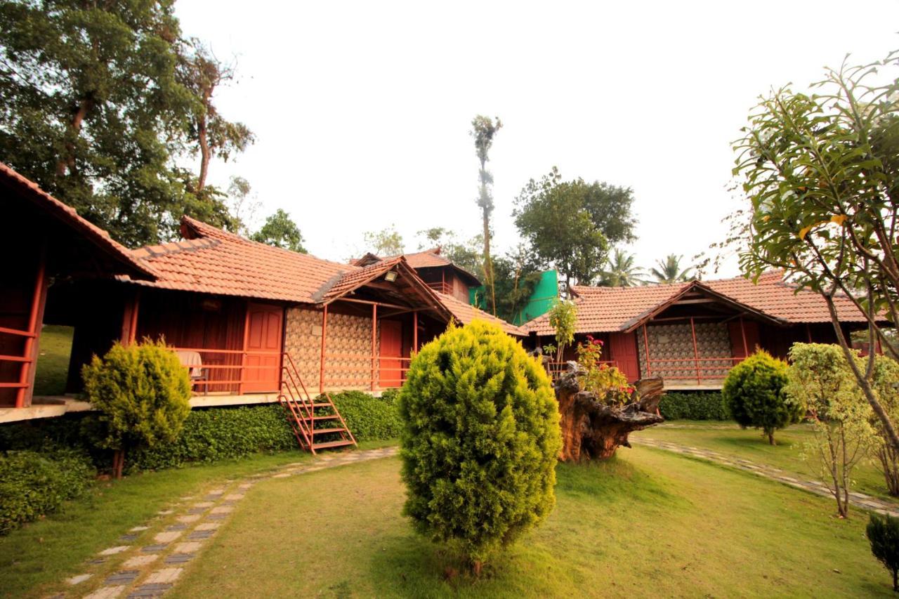 Pepper Green Wayanad Resort With Swimming Pool Kattikkulam Exterior photo