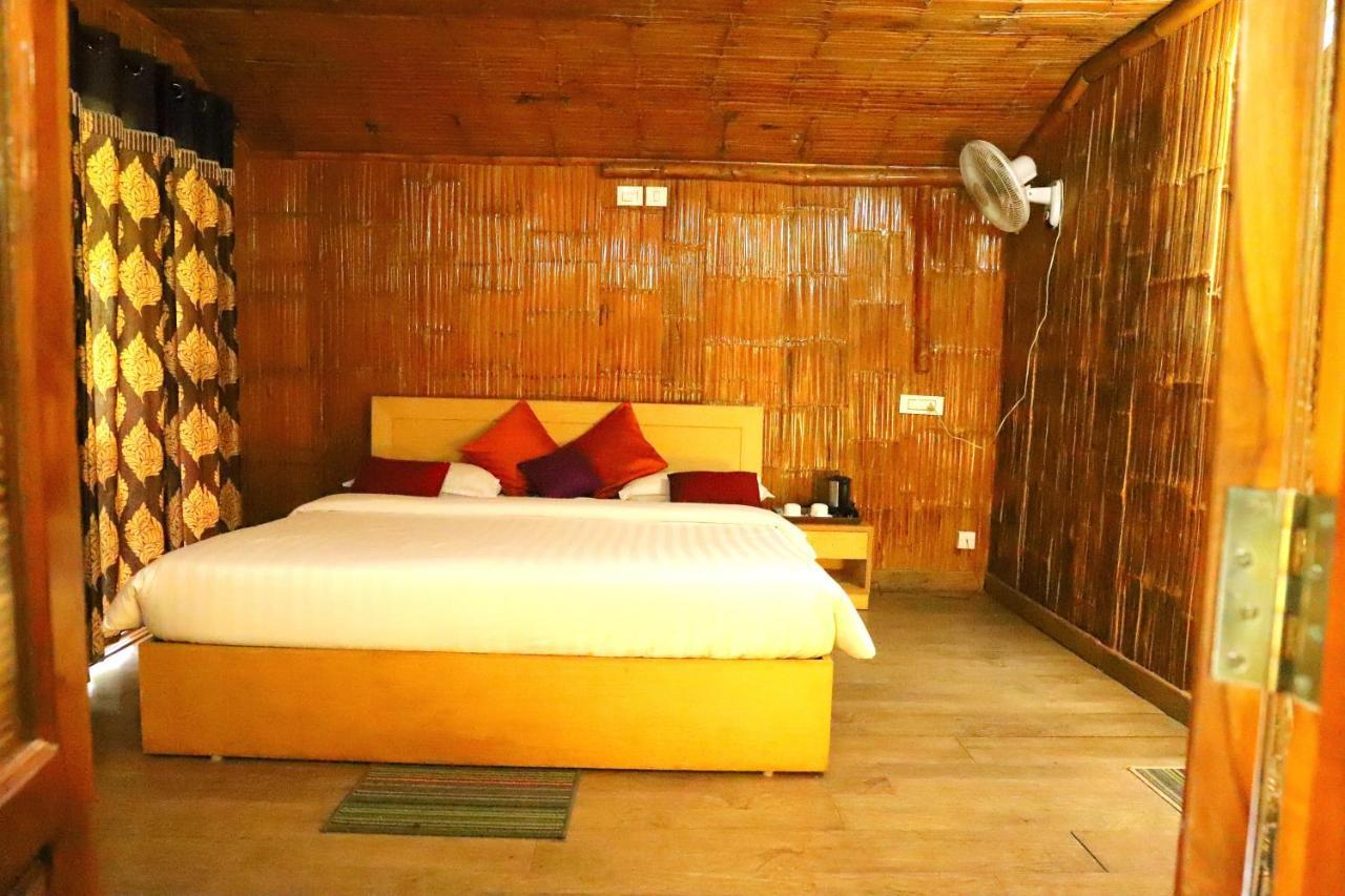 Pepper Green Wayanad Resort With Swimming Pool Kattikkulam Exterior photo